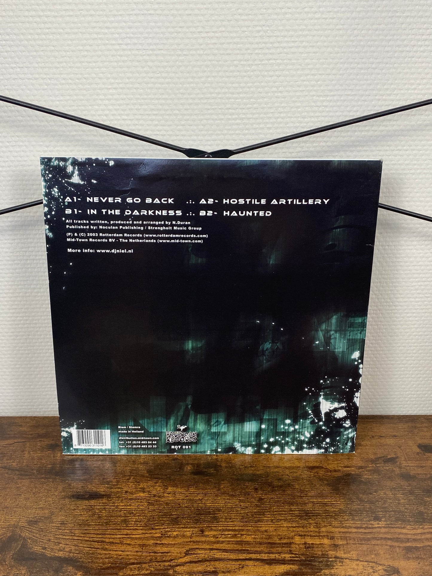 DJ Niel – In The Darkness (Vinyl)