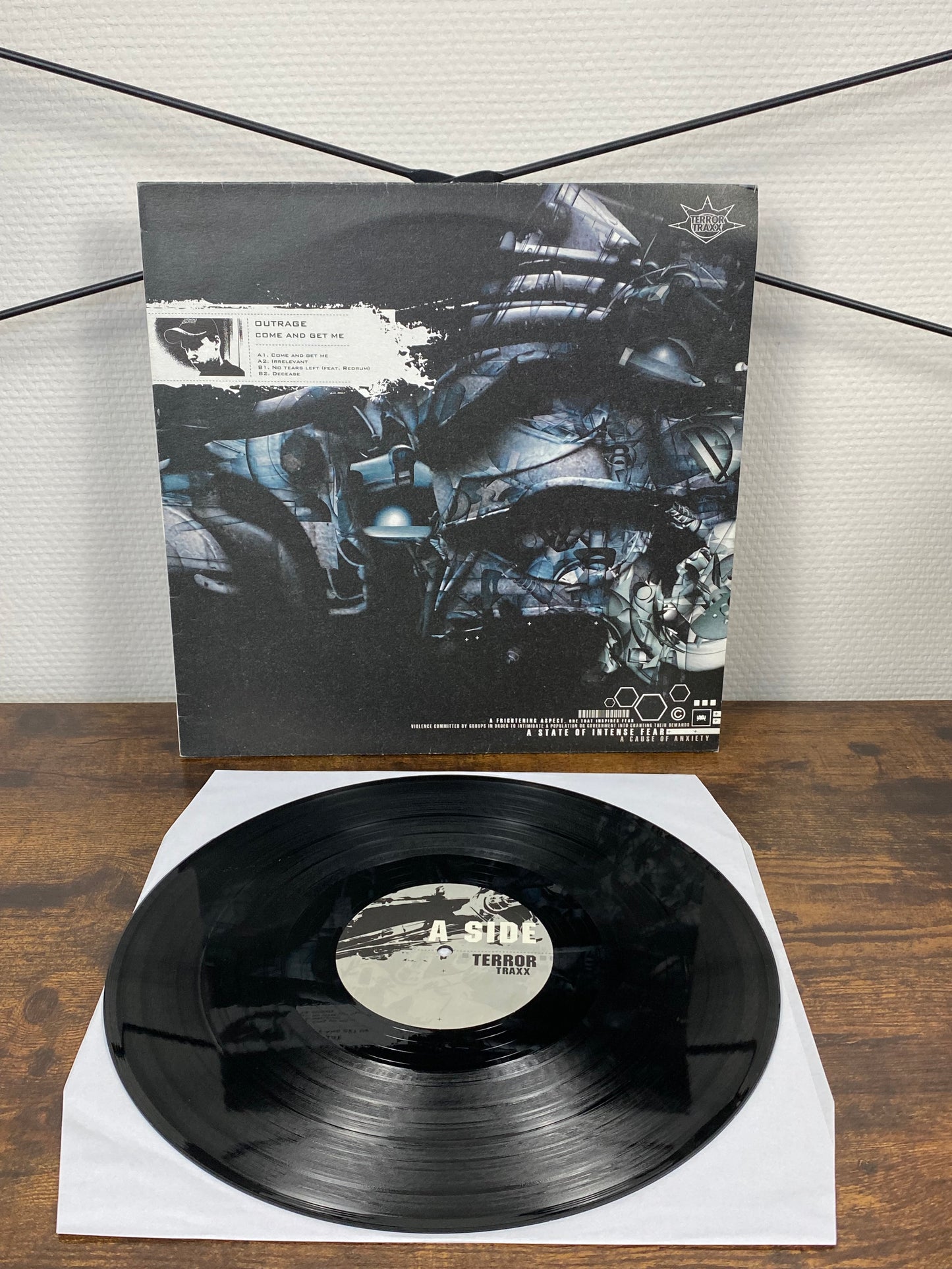 Outrage – Come And Get Me (Vinyl)