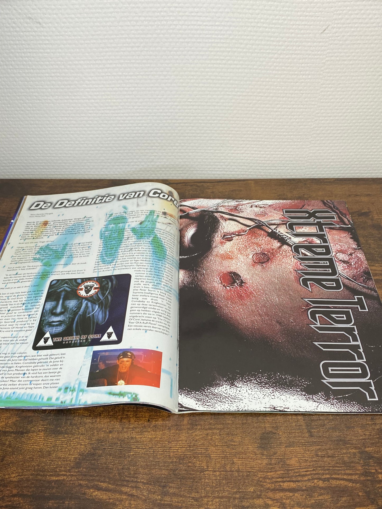 (1999) Thundermagazine 29 (Includes a Double-Sided Poster)