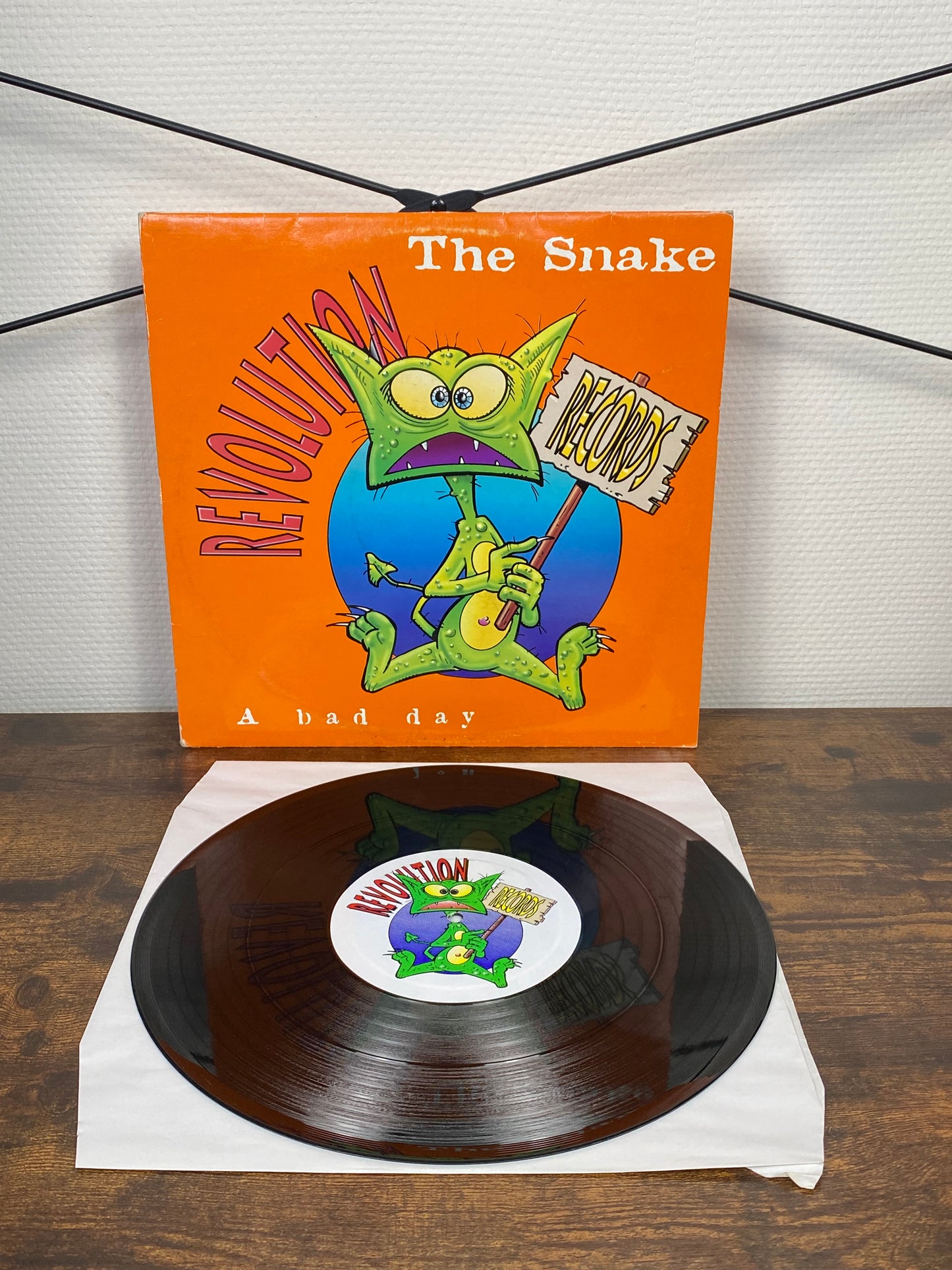 (1996) The Snake – A Bad Day (Vinyl)
