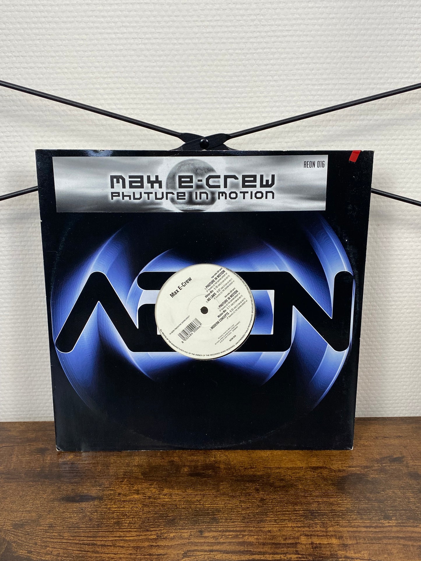 Max E-Crew – Phuture In Motion (Vinyl)