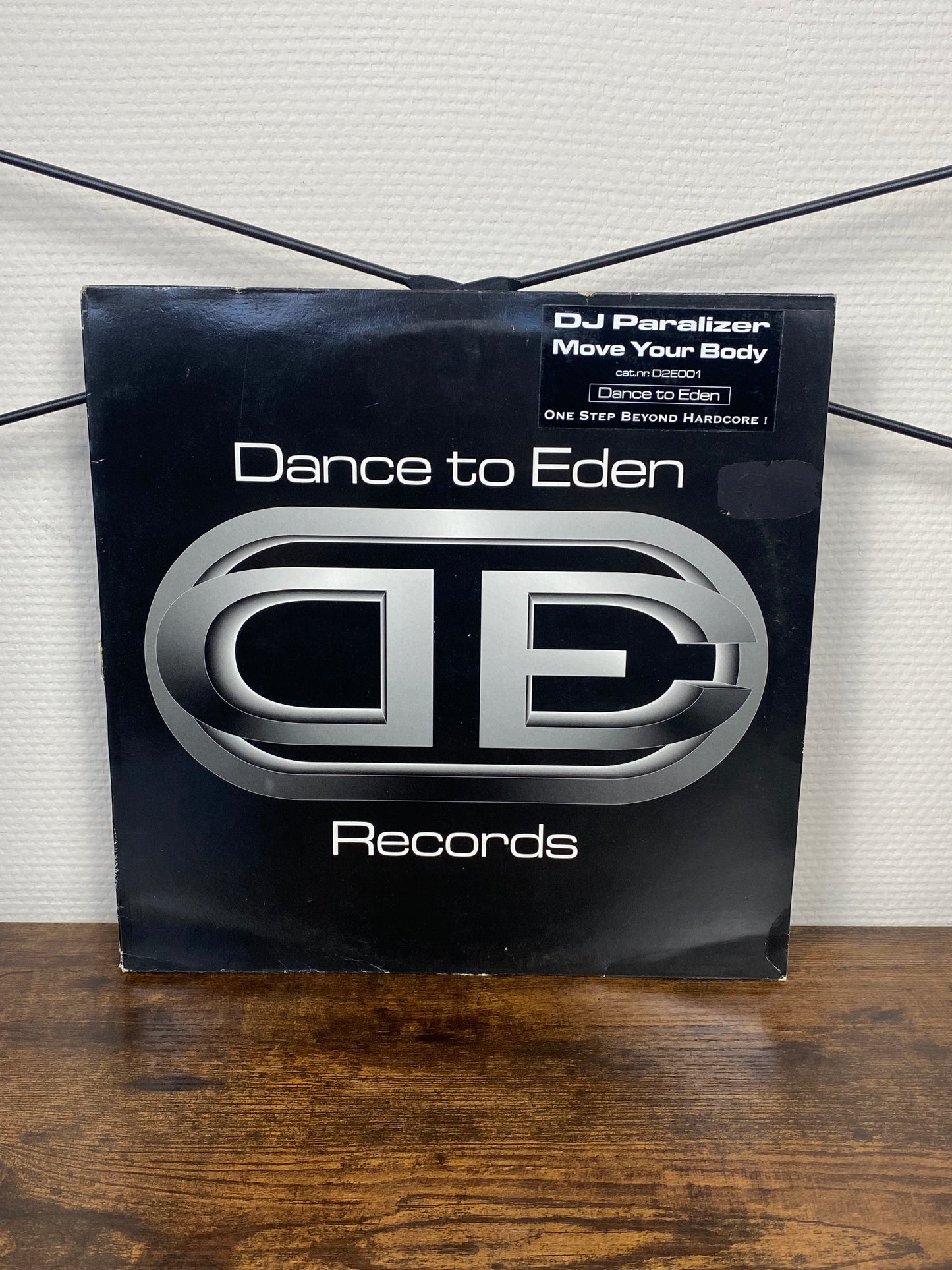 (1997) DJ Paralizer – Move Your Body (Vinyl)