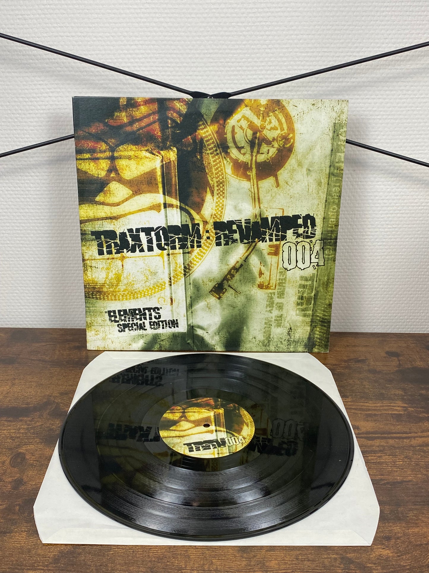 The Stunned Guys – Traxtorm Revamped 004 - Elements Special Edition (Vinyl)