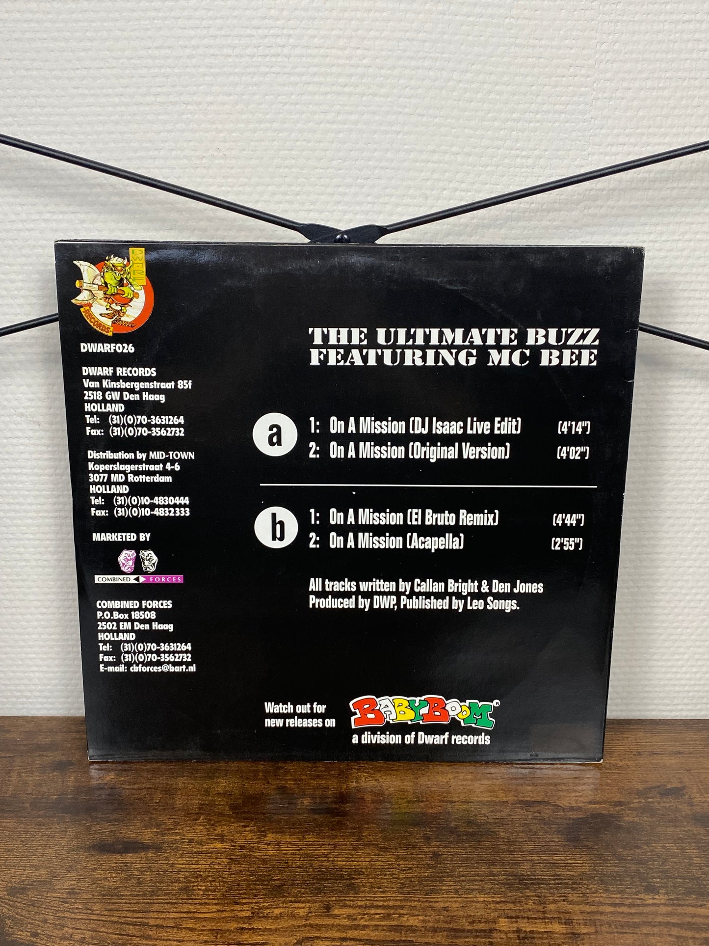 (1996) The Ultimate Buzz Featuring MC Bee – On A Mission (Vinyl)