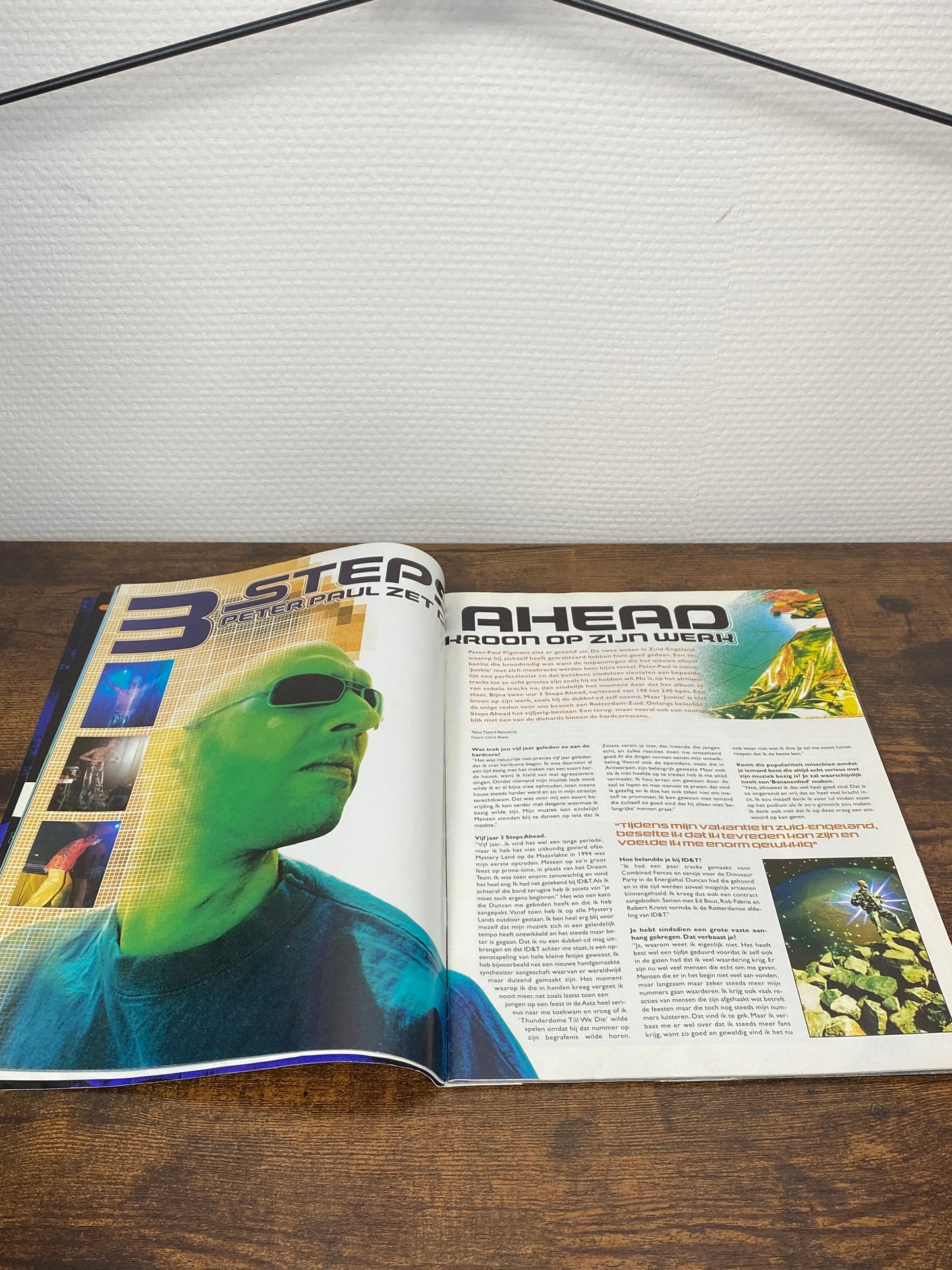 (1999) Thundermagazine 34 (Includes a Poster)