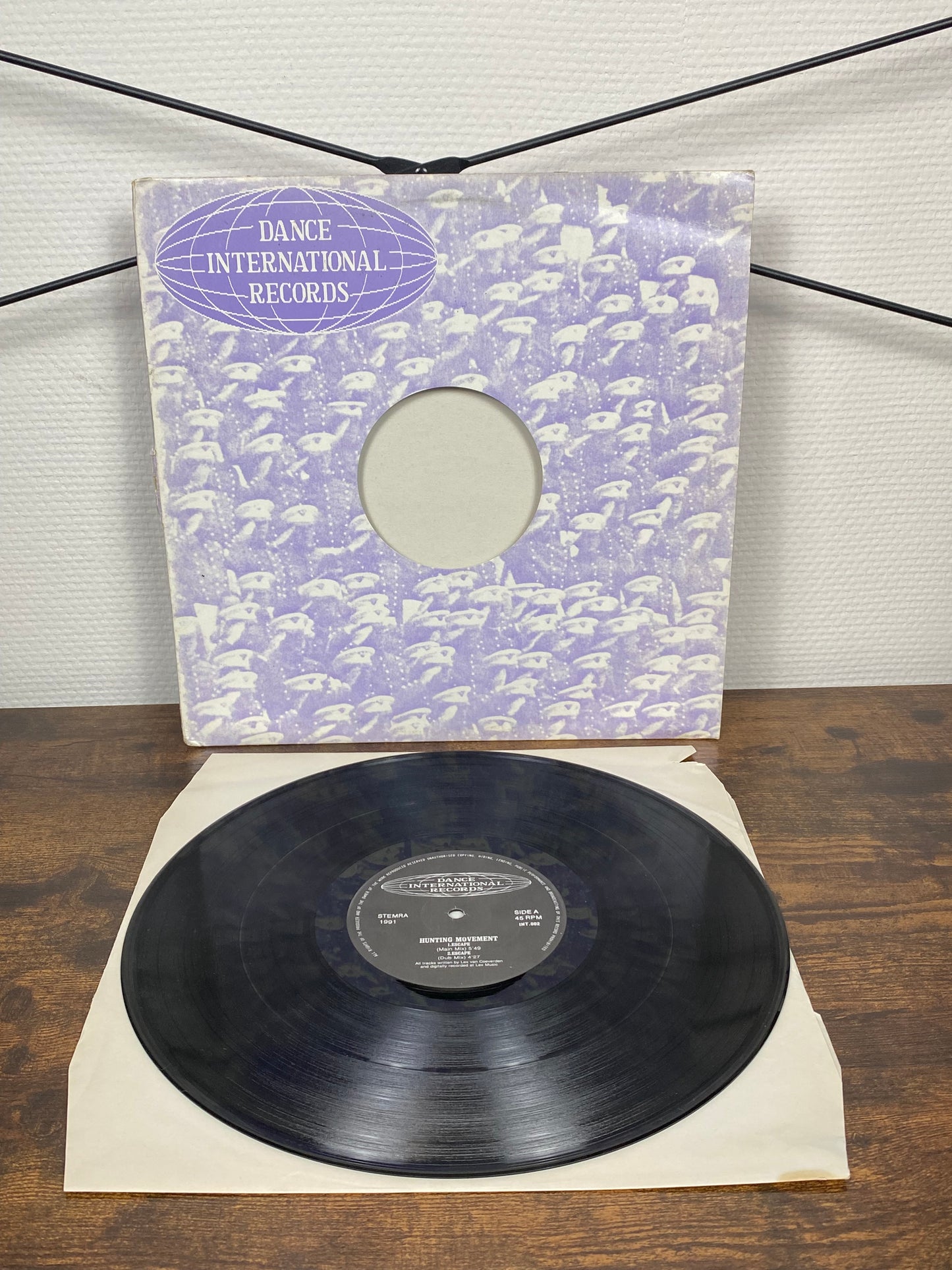 (1991) Hunting Movement – Escape (Vinyl)