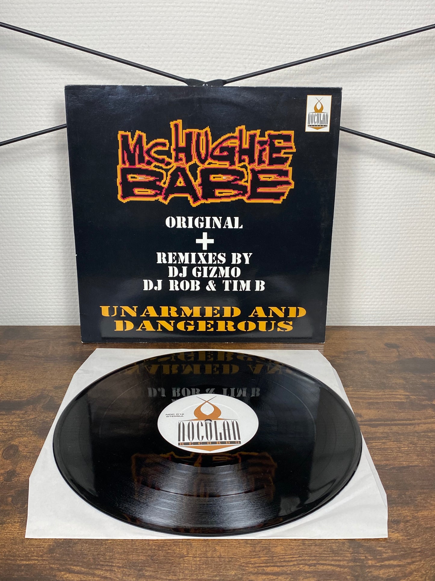 (1996) MC Hughie Babe – Unarmed And Dangerous (Vinyl)
