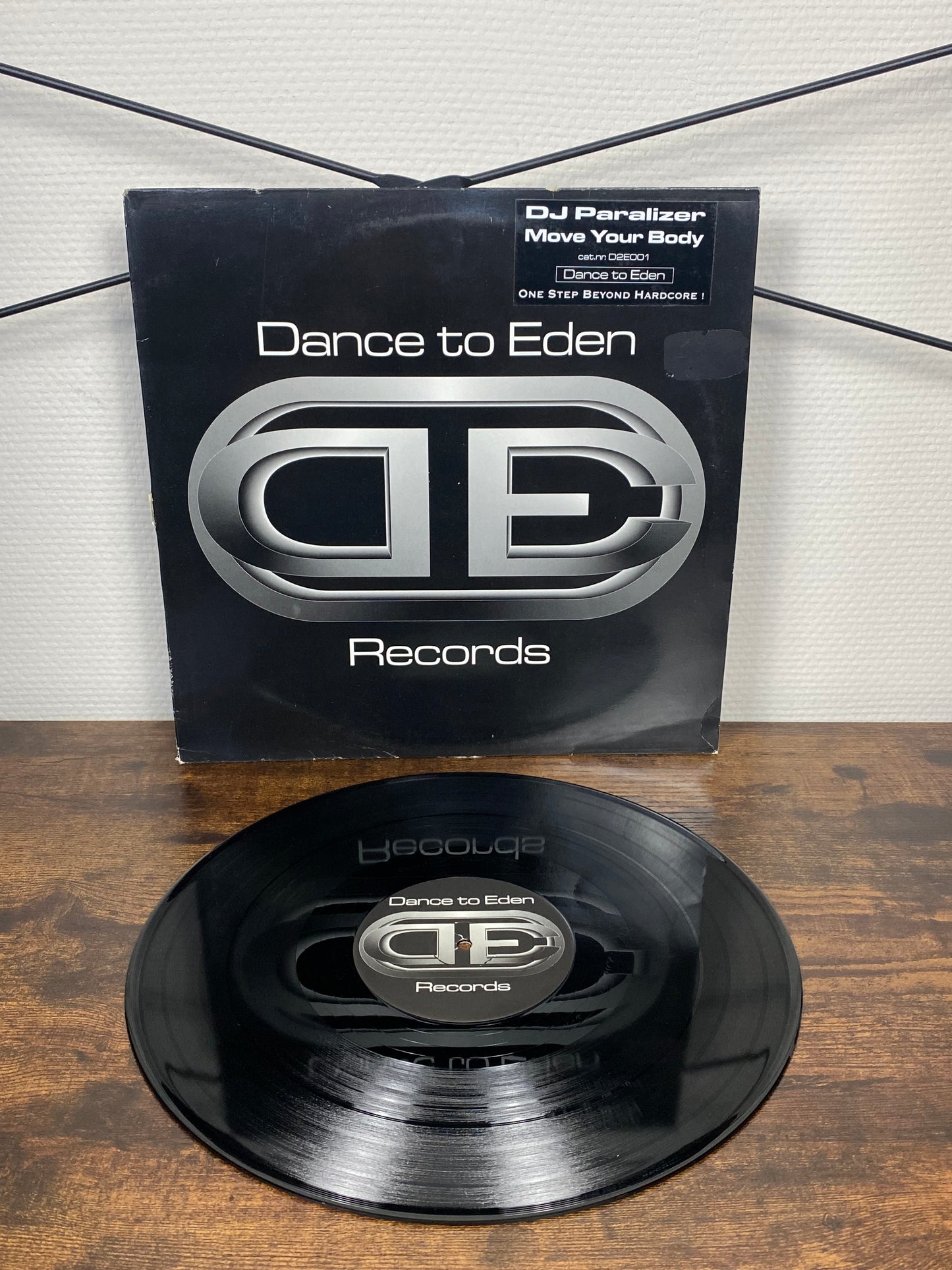 (1997) DJ Paralizer – Move Your Body (Vinyl)