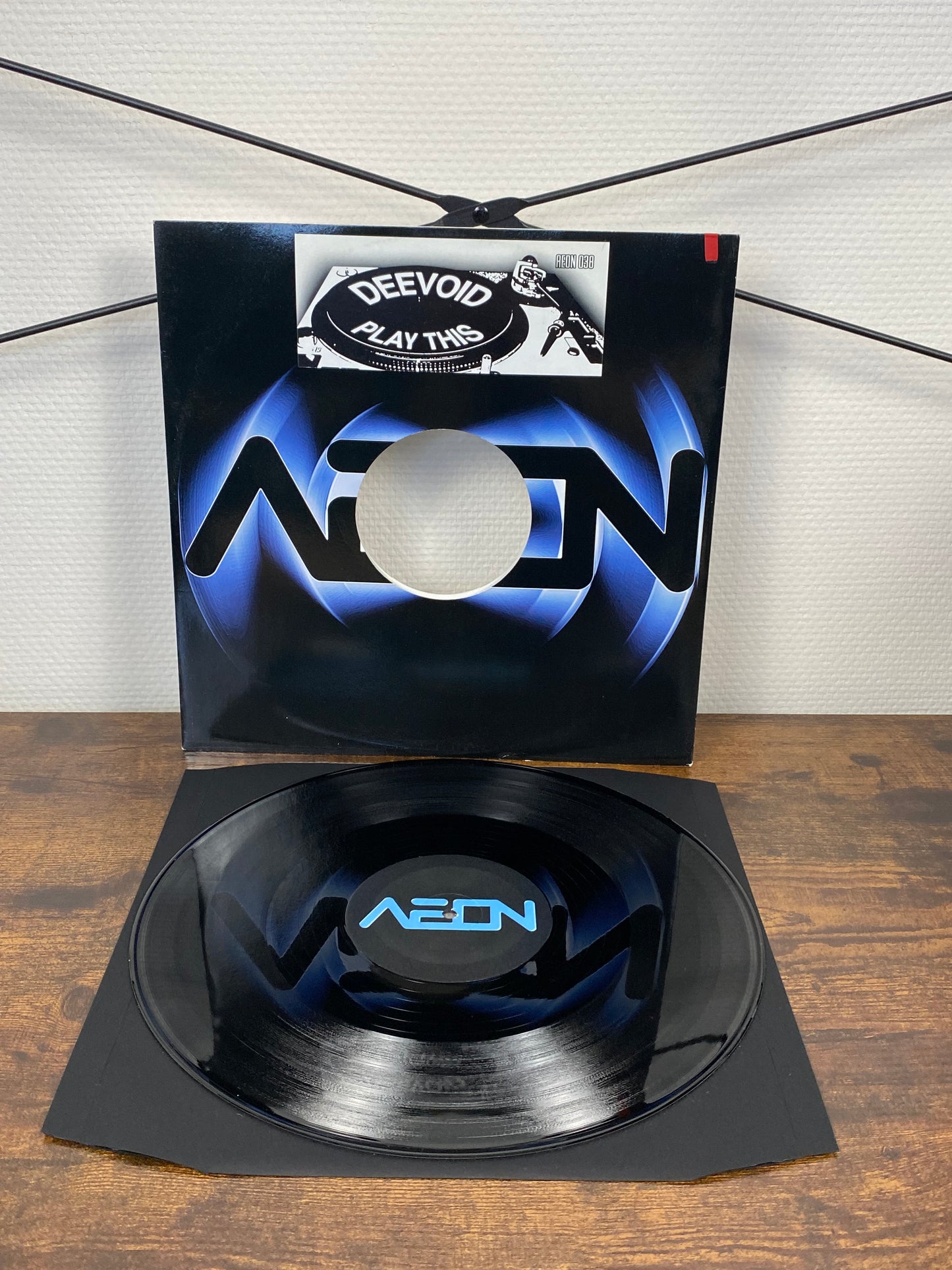 Deevoid – Play This (Vinyl)