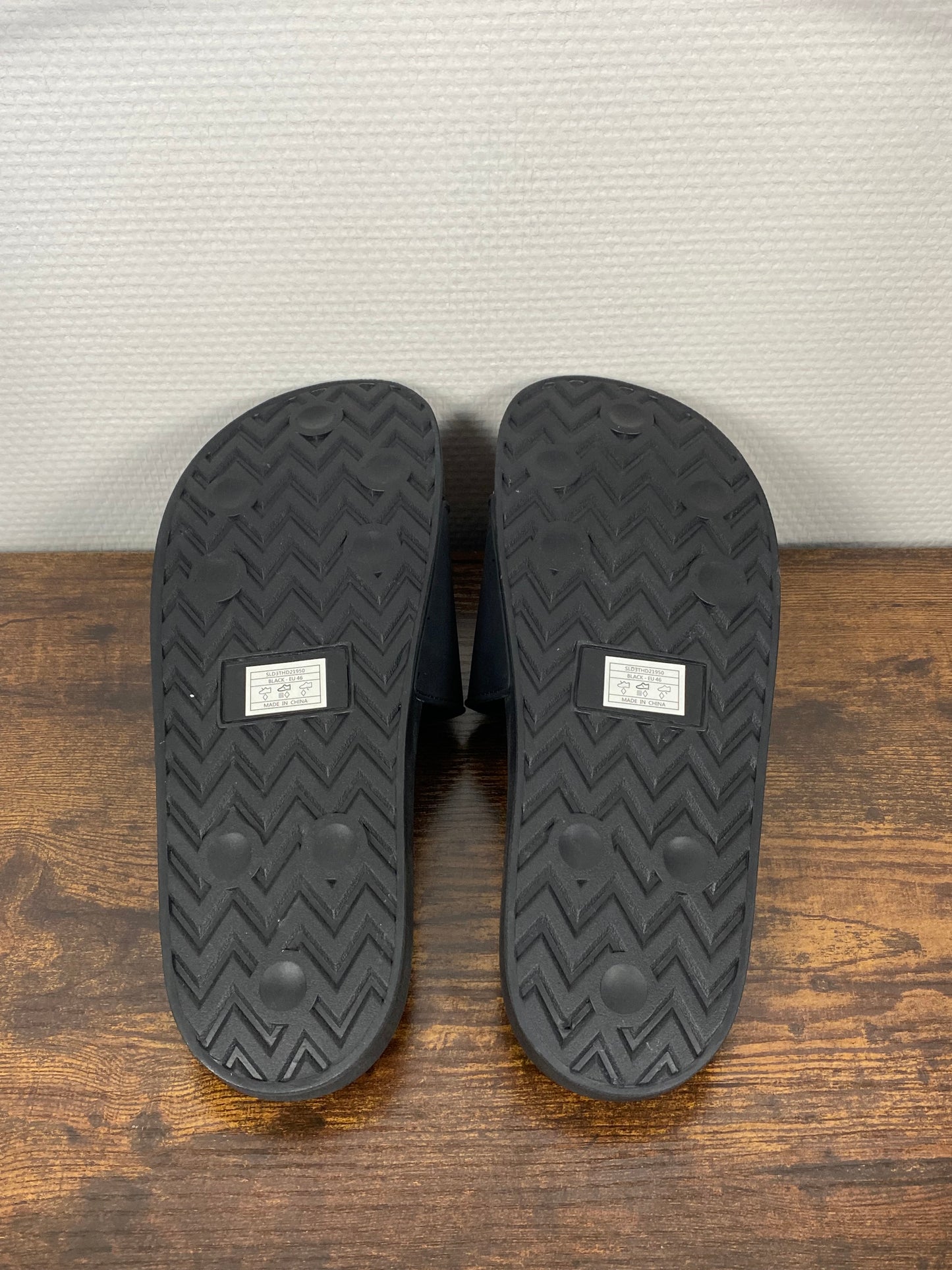 Thunderdome Slippers - Size 46 (EU)