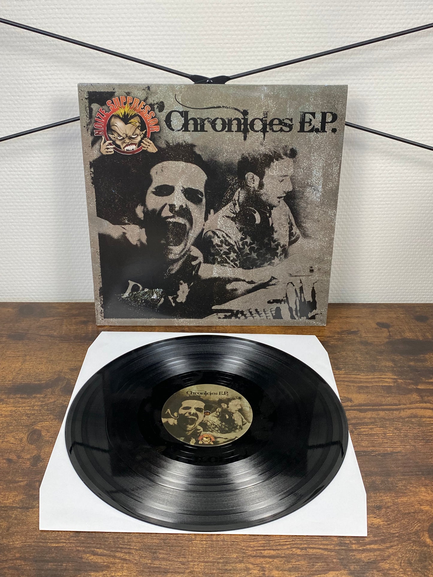 Noize Suppressor – Chronicles E.P. (Vinyl)