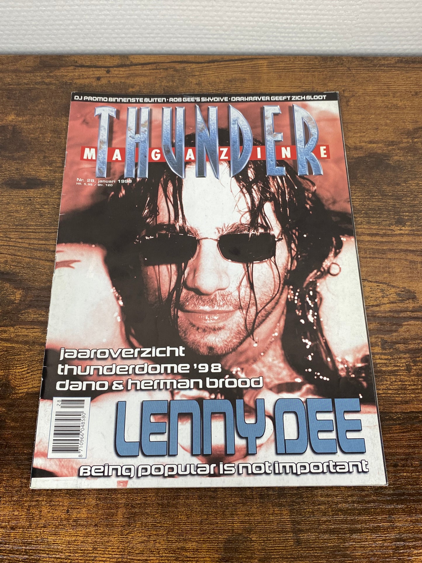 (1999) Thundermagazine 28 (With Shadowlands vs Hellraiser Poster!)