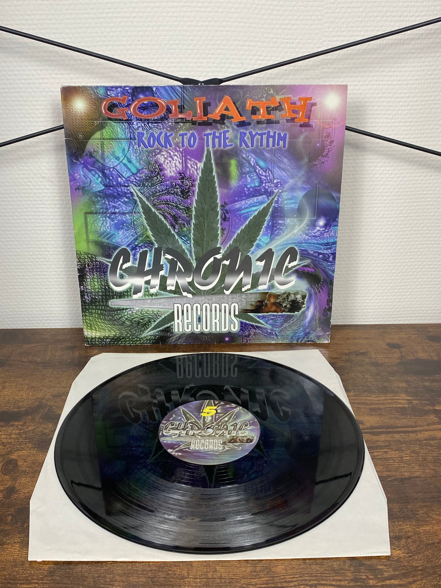 (1996) Goliath – Rock To The Rythm (Vinyl)