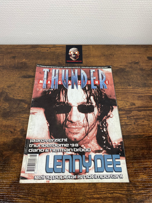 Thundermagazine 28 (1999) - With Shadowlands vs Hellraiser Poster!