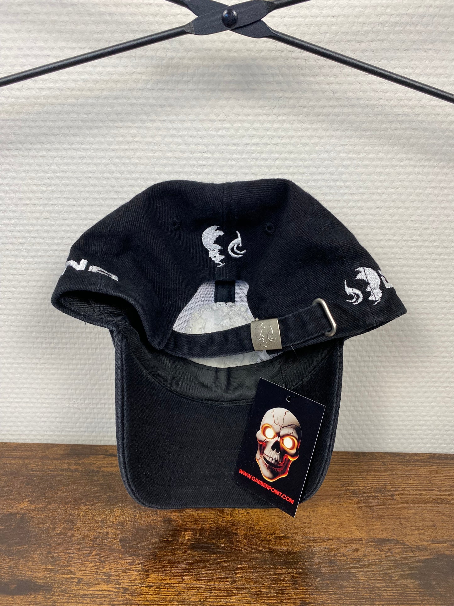 DNA Tracks cap