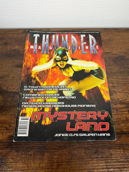 (1999) Thunder Magazine 32 (Including Symbiont & MOH 1999 Poster)