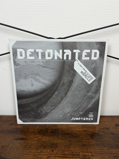 (2005) DJ Berry Morgana vs. DJ Noizer And Mr. Protest – Miracle (Vinyl, Hard House, Hardstyle)