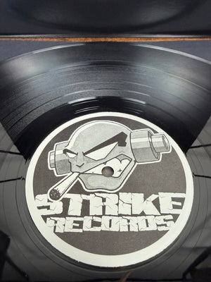 (2003) Dr. Klaw – The Living Damned (Vinyl, Hardcore, Gabber, Speedcore)