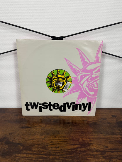 (1995) 2 Men, 2 White Coats And An Asylum – On A Roll E.P. (Vinyl)