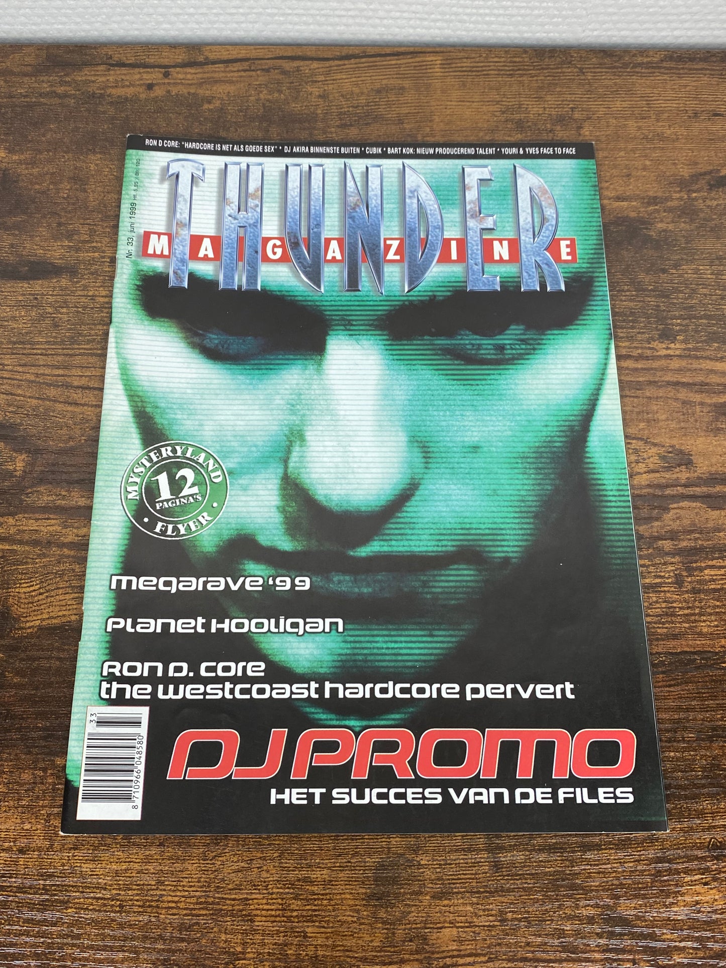 (1999) Thundermagazine 33