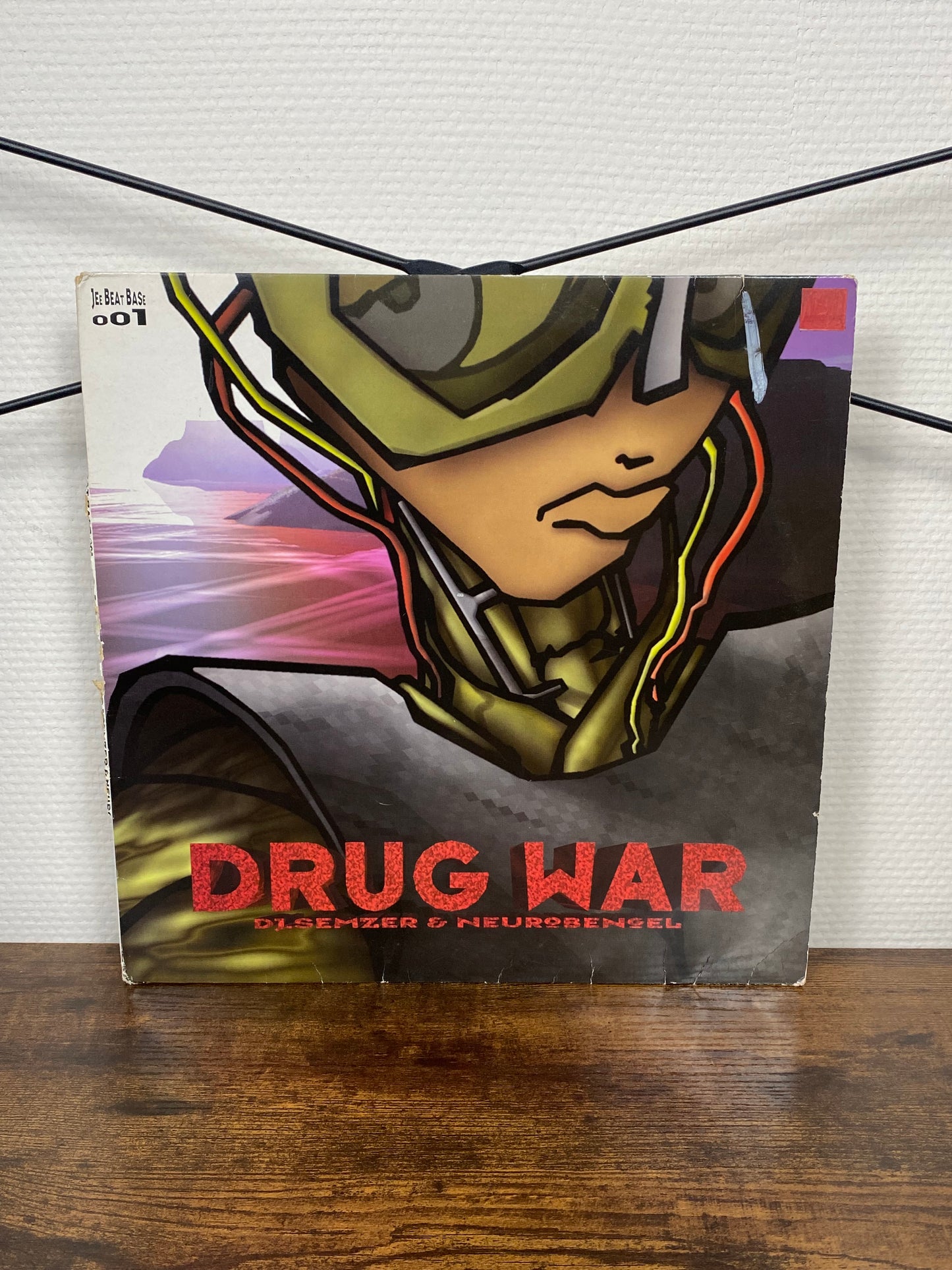 (1995) DJ Semzer & Neurobengel – Drug War (Vinyl)