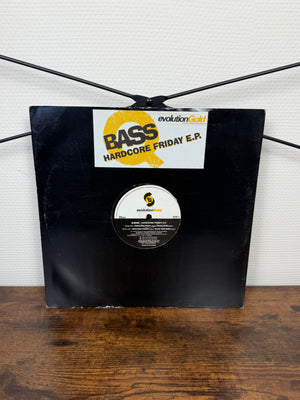 (1995) Q-Bass – Hardcore Friday E.P. (Vinyl, Hardcore, Gabber, Bouncy Techno)
