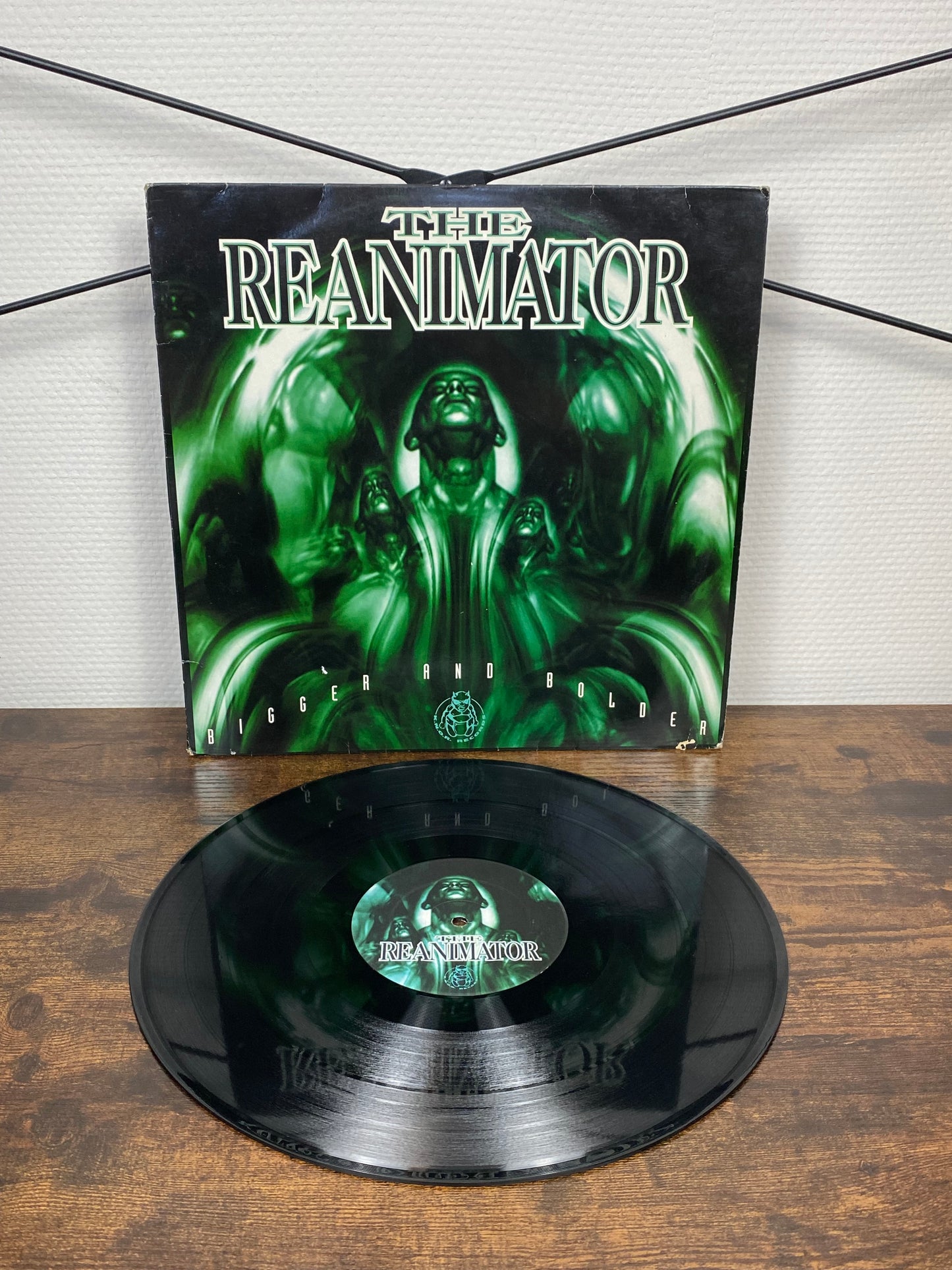 (1993) The Reanimator – Bigger And Bolder (Vinyl)