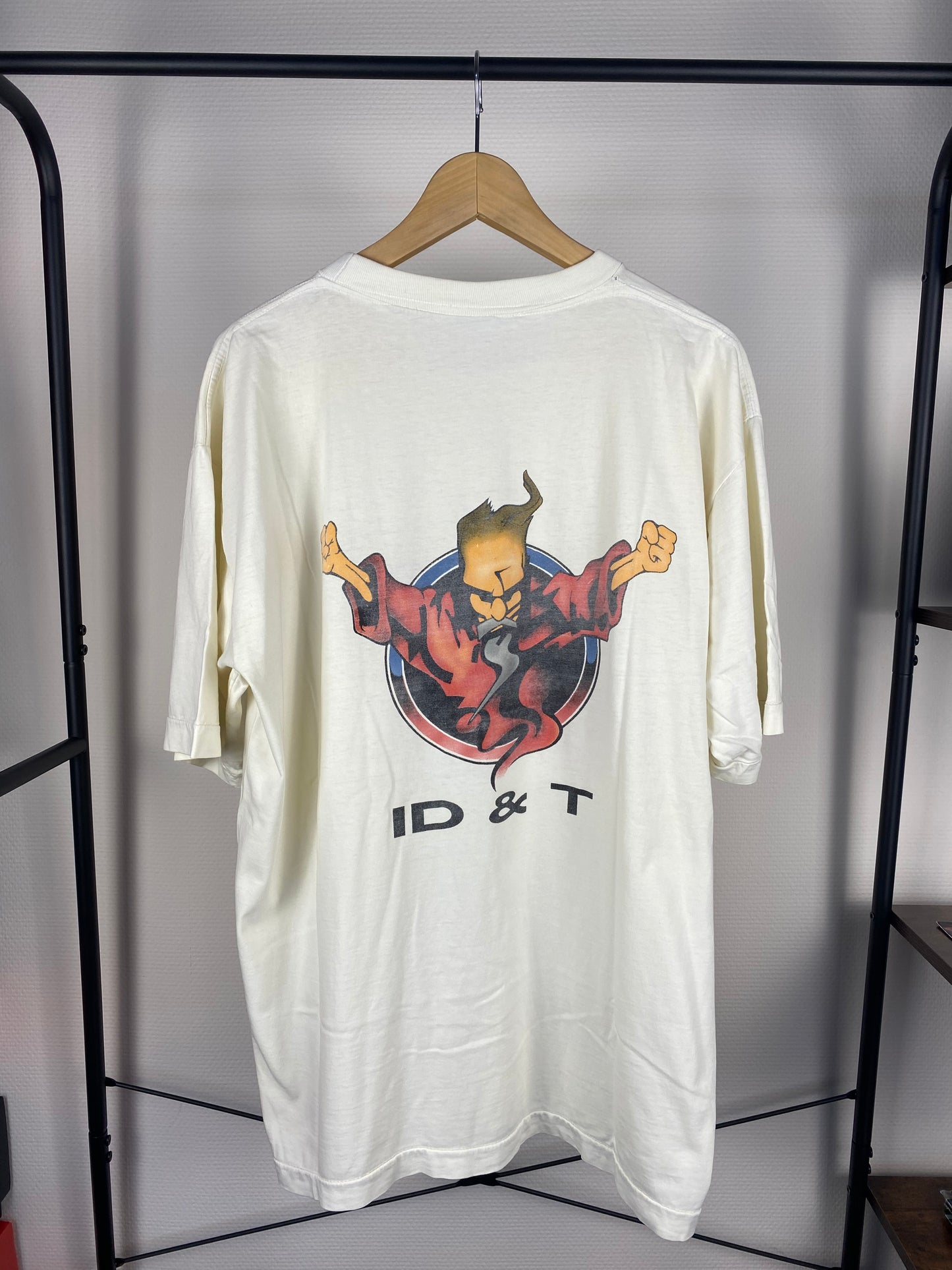 ID&T t-shirt - Size XL