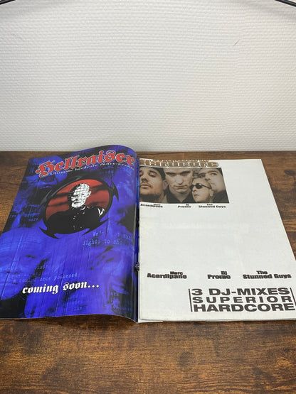 (1999) Thundermagazine 34 (Includes a Poster)