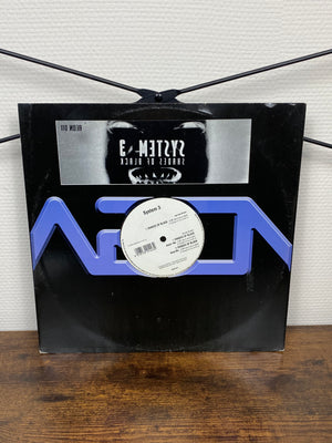 (2001, Hardcore) System 3 – Shades Of Black (Vinyl)