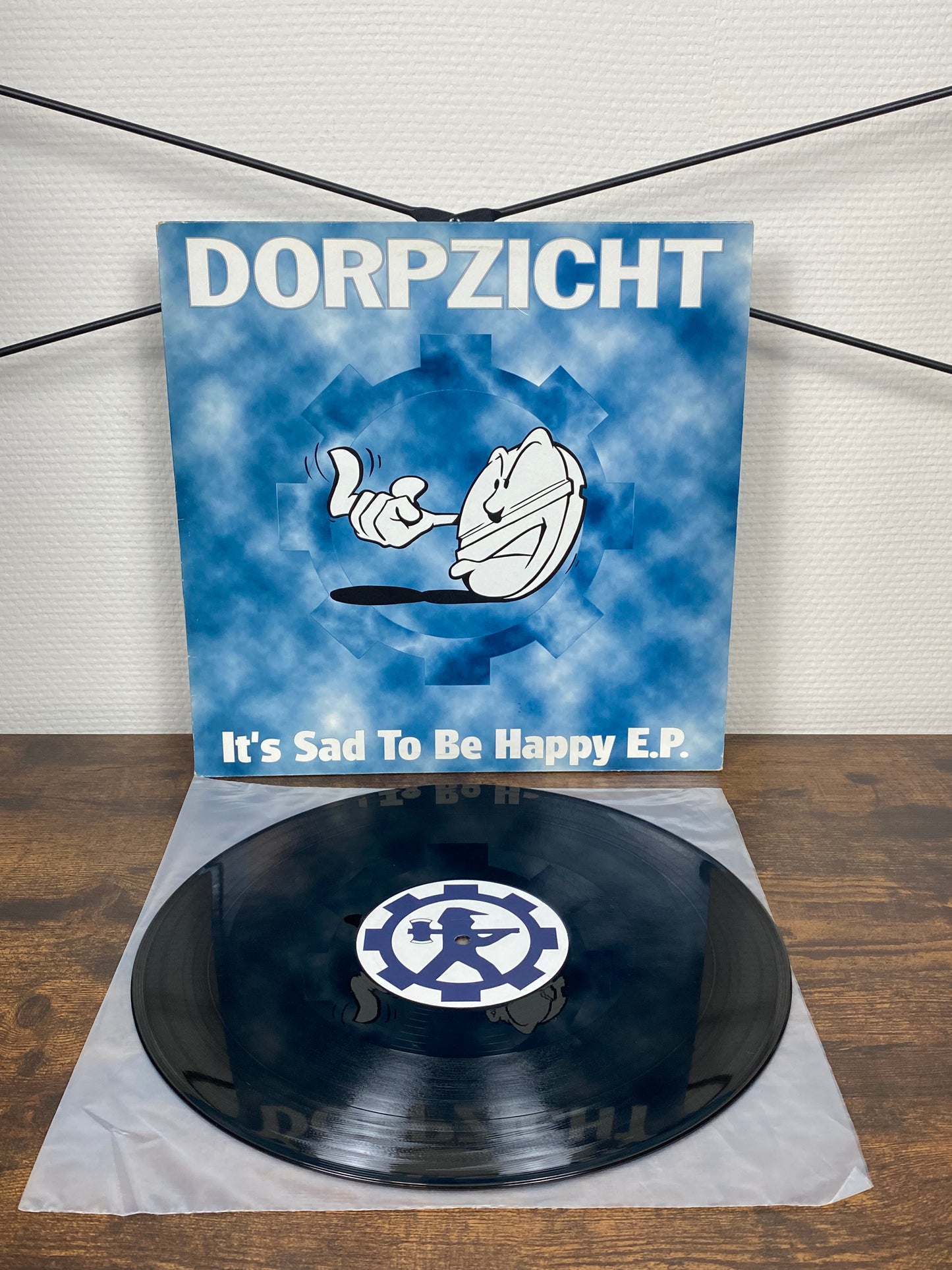 (1996) Dorpzicht – It's Sad To Be Happy E.P. (Vinyl)