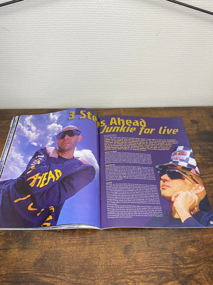 (1998) Thundermagazine 24