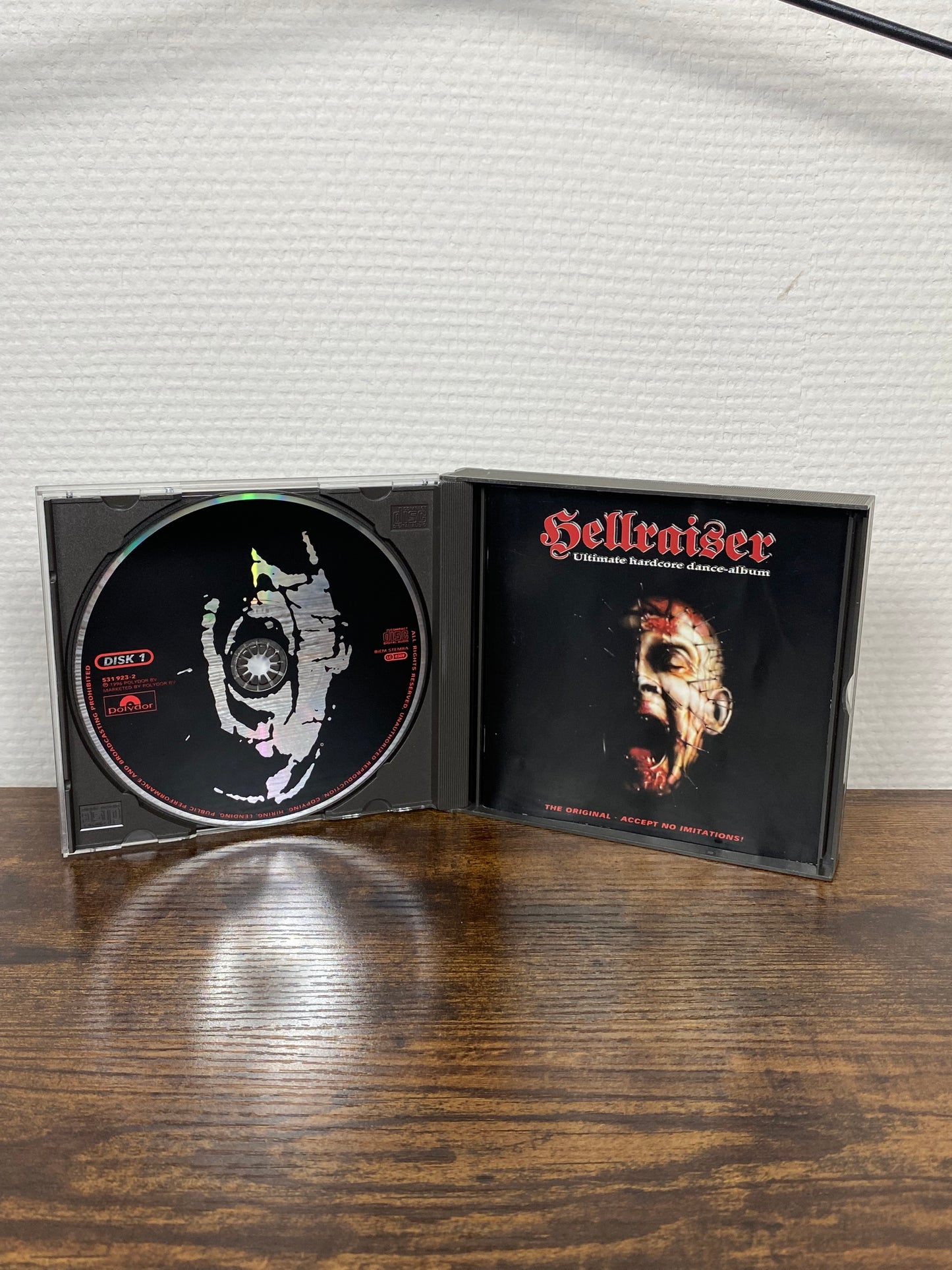 (1996) Hellraiser - Ultimate Hardcore Dance-Album - Volume 1 (2x CD)