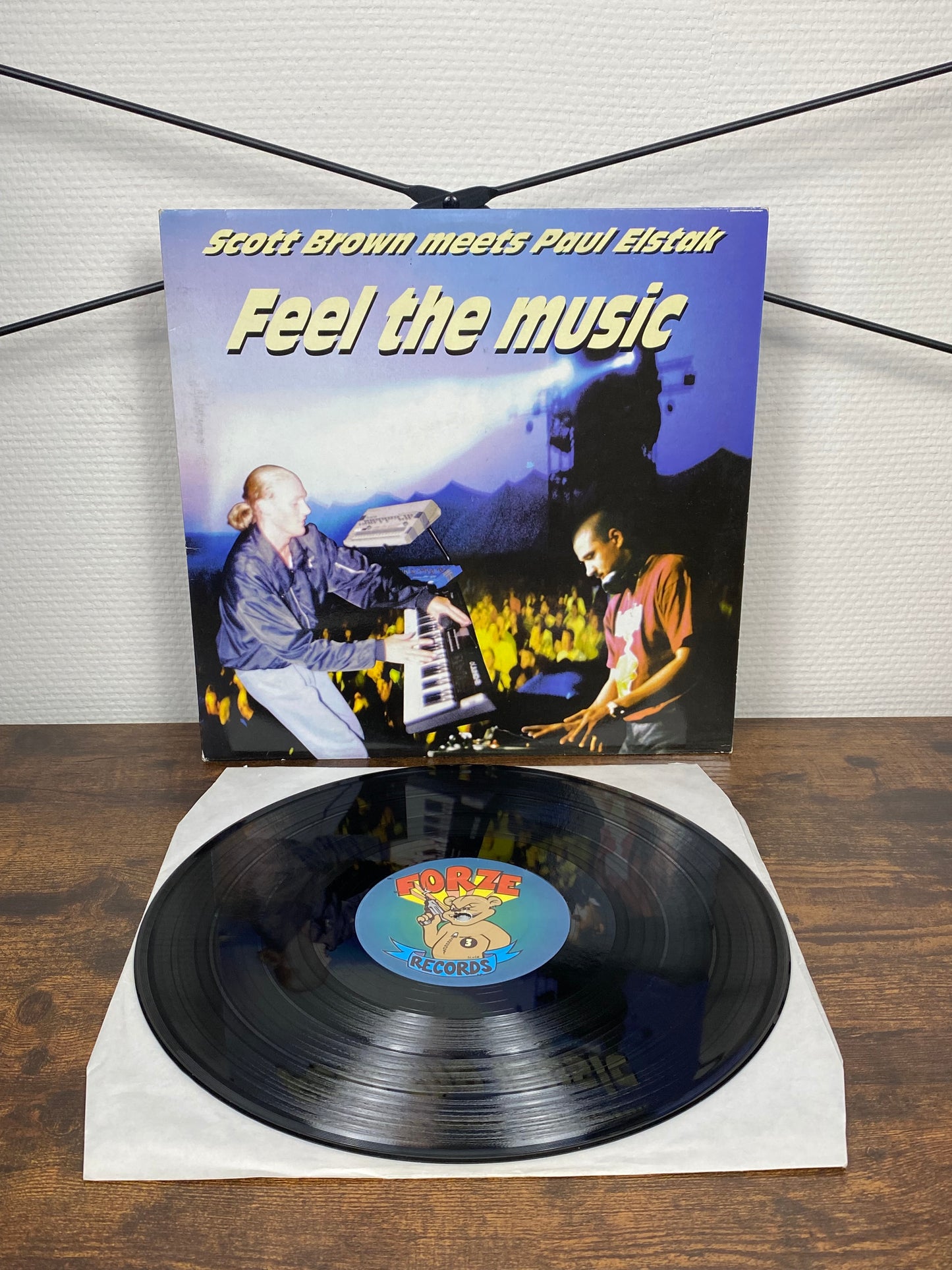 (1995) Scott Brown Meets Paul Elstak – Feel The Music (Vinyl)