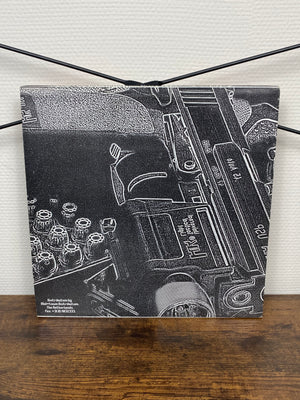 (1998) Darrien Kelly & The Unknown MC – The People Want More (Vinyl)