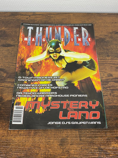 (1999) Thundermagazine 32 (With Symbiont & Masters of Hardcore Double-Sided Poster)