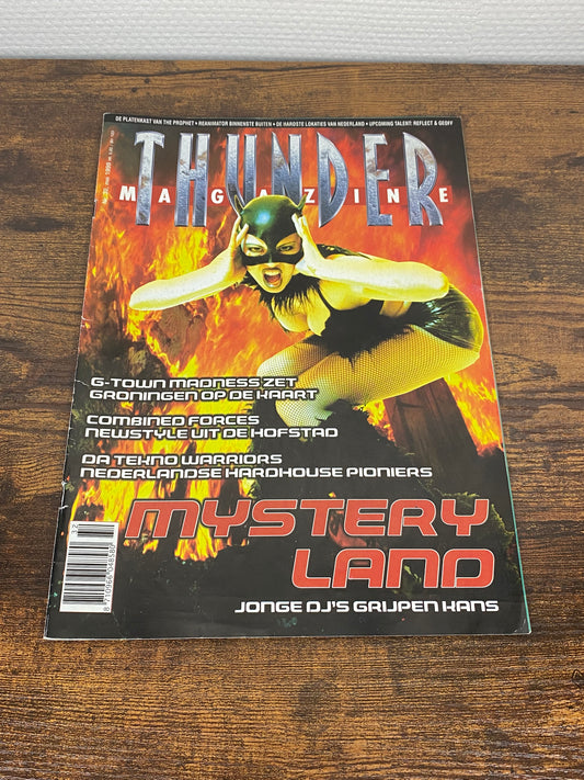 (1999) Thundermagazine 32 (With Symbiont & Masters of Hardcore Double-Sided Poster)
