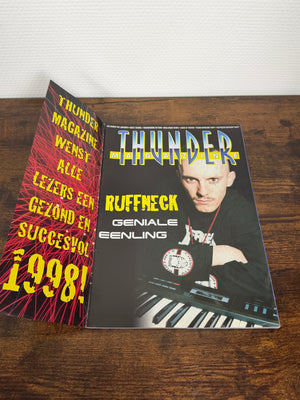 (1998) Thunder Magazine 16